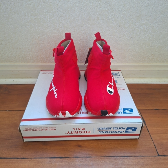 Champion - Picture 2 of 5